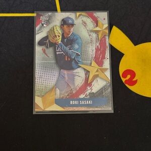 Topps Roki Sasaki Card with Red and Gold Highlights